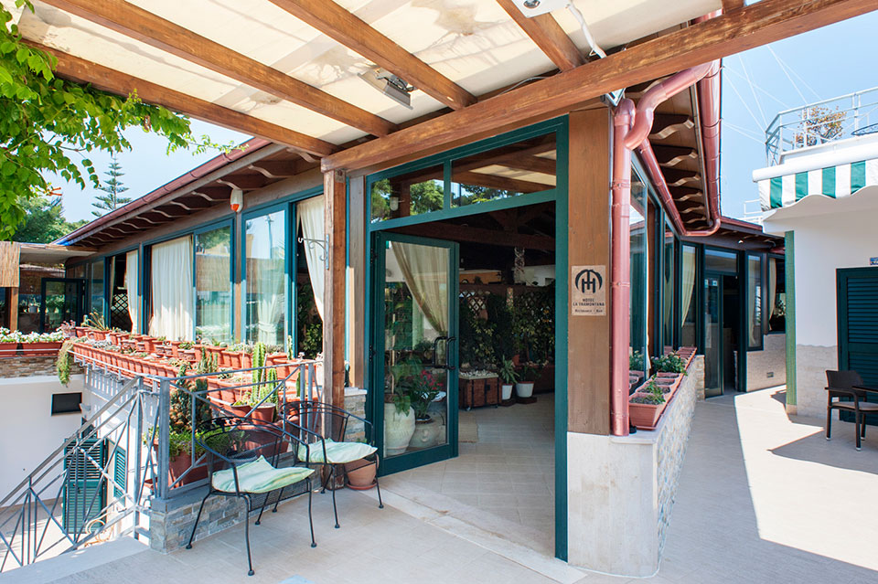 Ingresso dell'Hotel La Tramontana